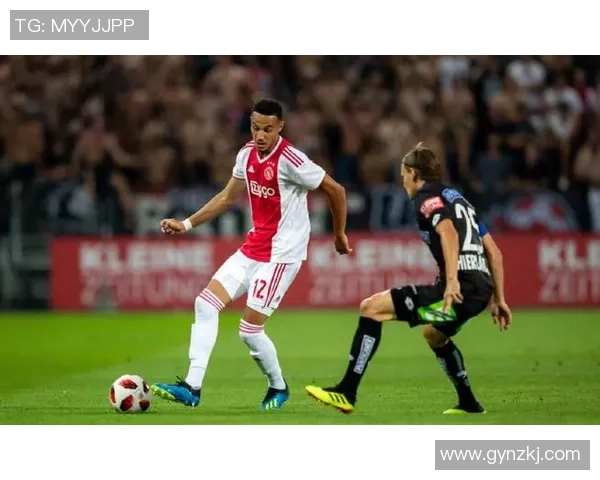 阿贾克斯与格风暴激战成和比分揭晓精彩瞬间回顾